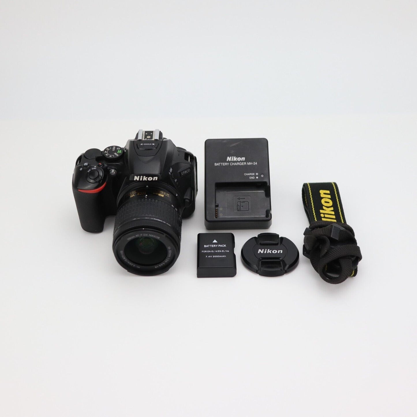 Nikon D5600 Camera with 18-55mm Lens - Good Condition - 24HR POST