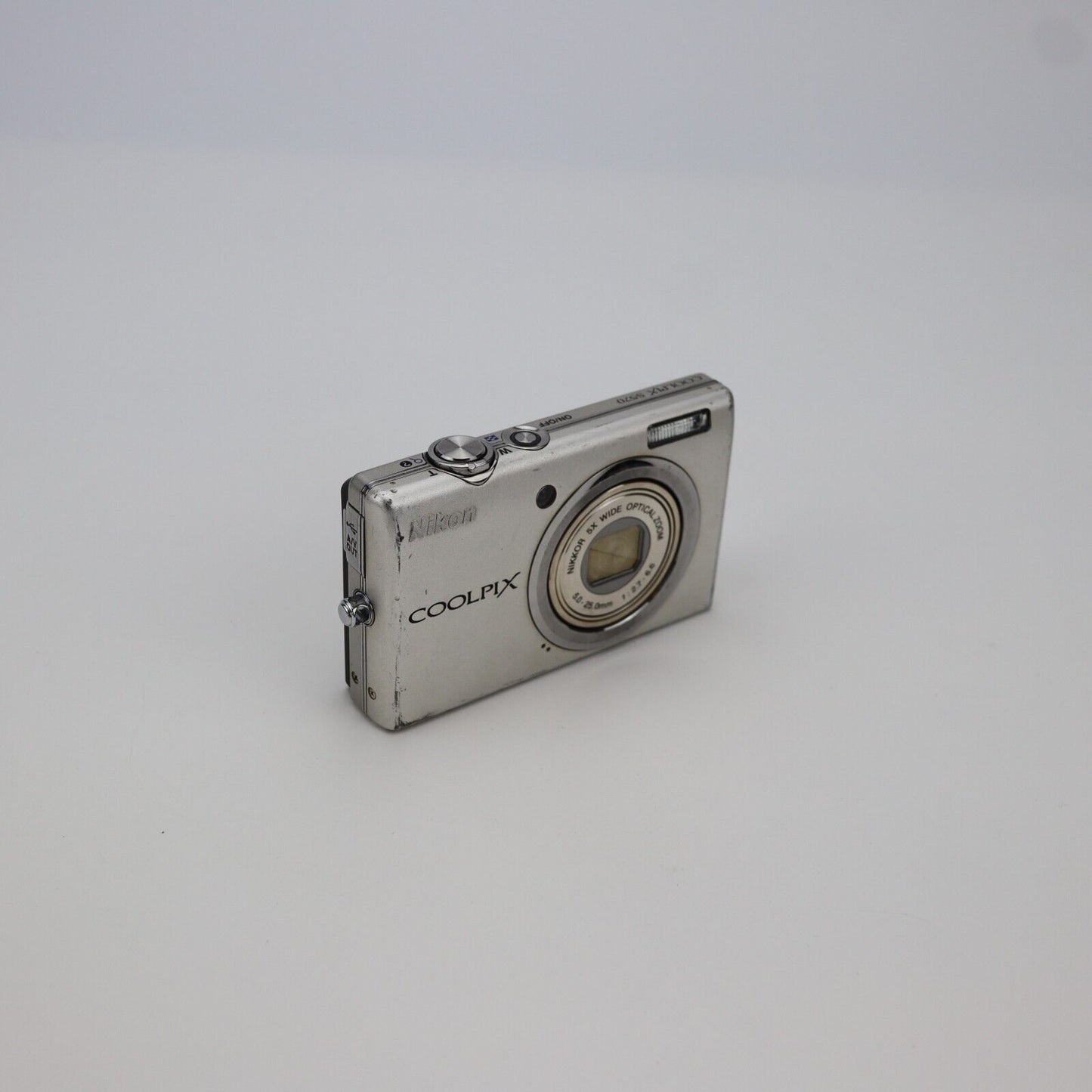 Nikon Coolpix S570 16MP Digital Camera - FULL KIT - 24HR POST