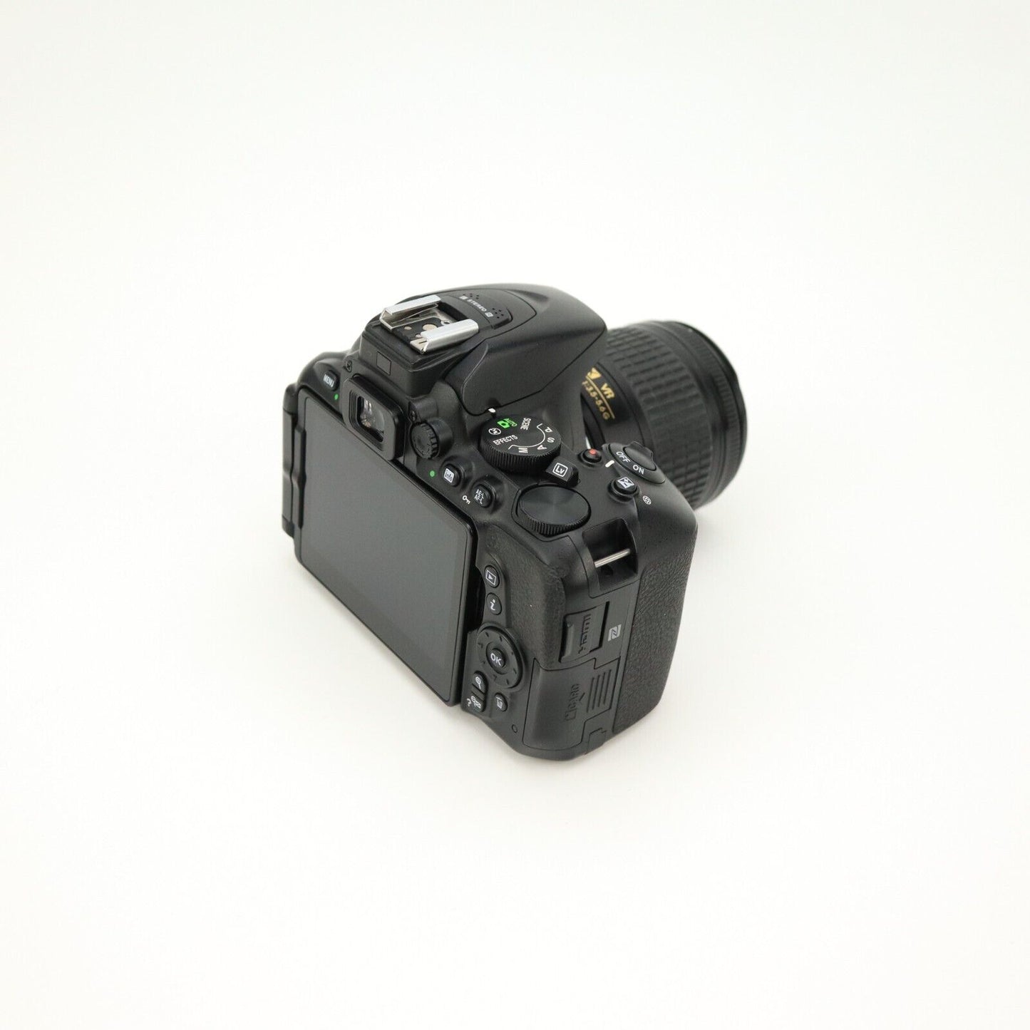 Nikon D5600 Camera with 18-55mm Lens - Good Condition - Low Shutter Count