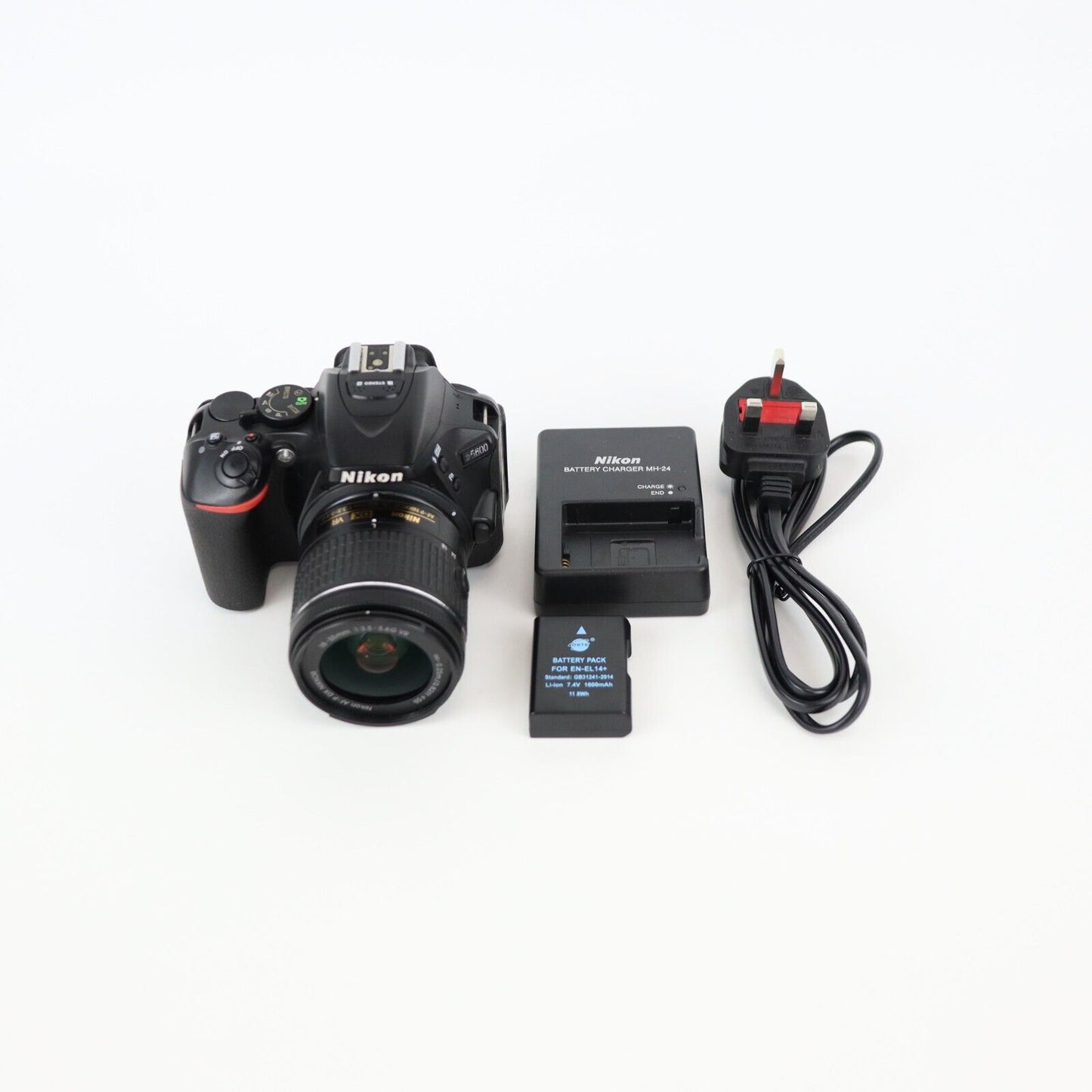 Nikon D5600 Camera with 18-55mm Lens - Good Condition - 24HR POST