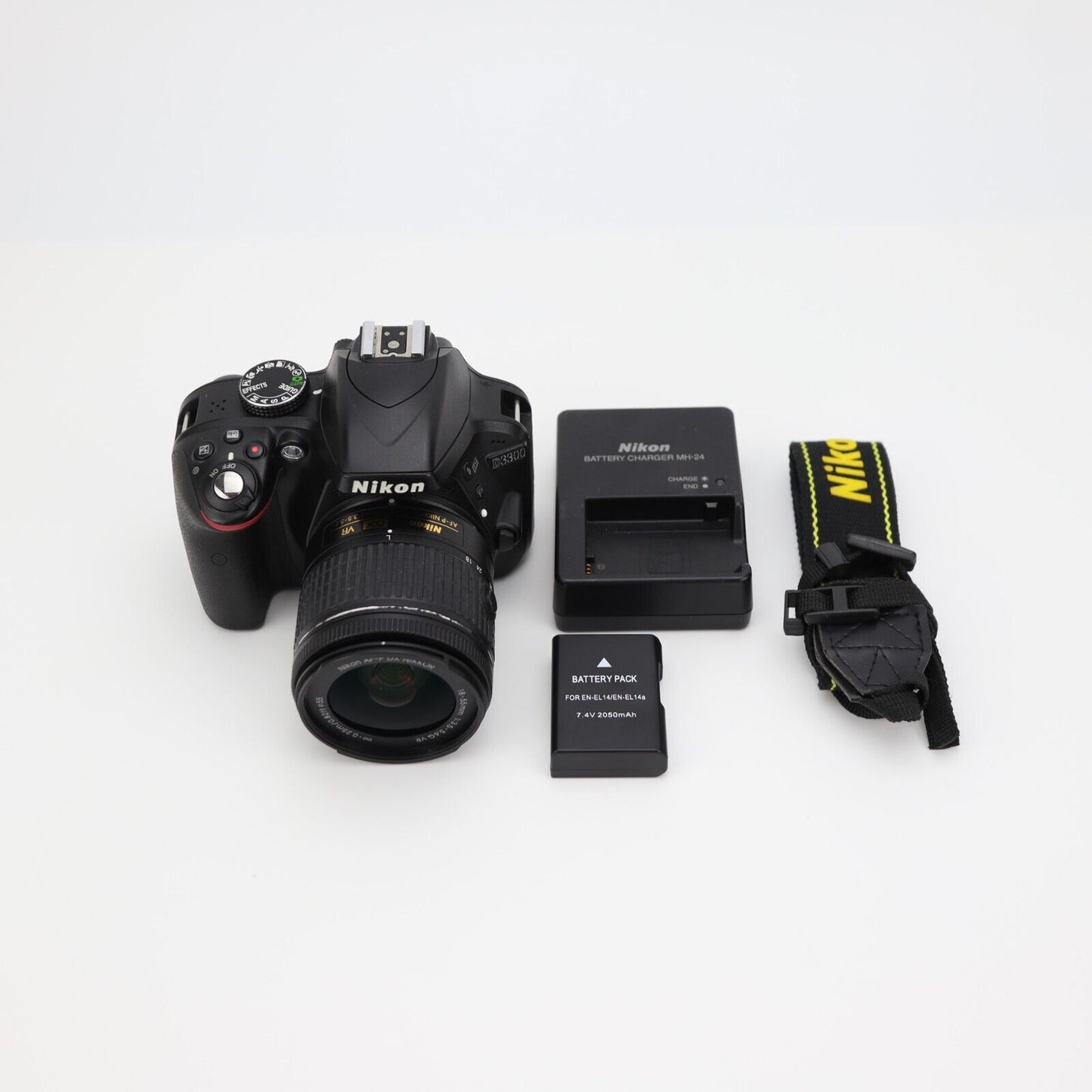 Nikon D3300 Camera with 18-55mm Lens - 6K Shutter count - Good Condition