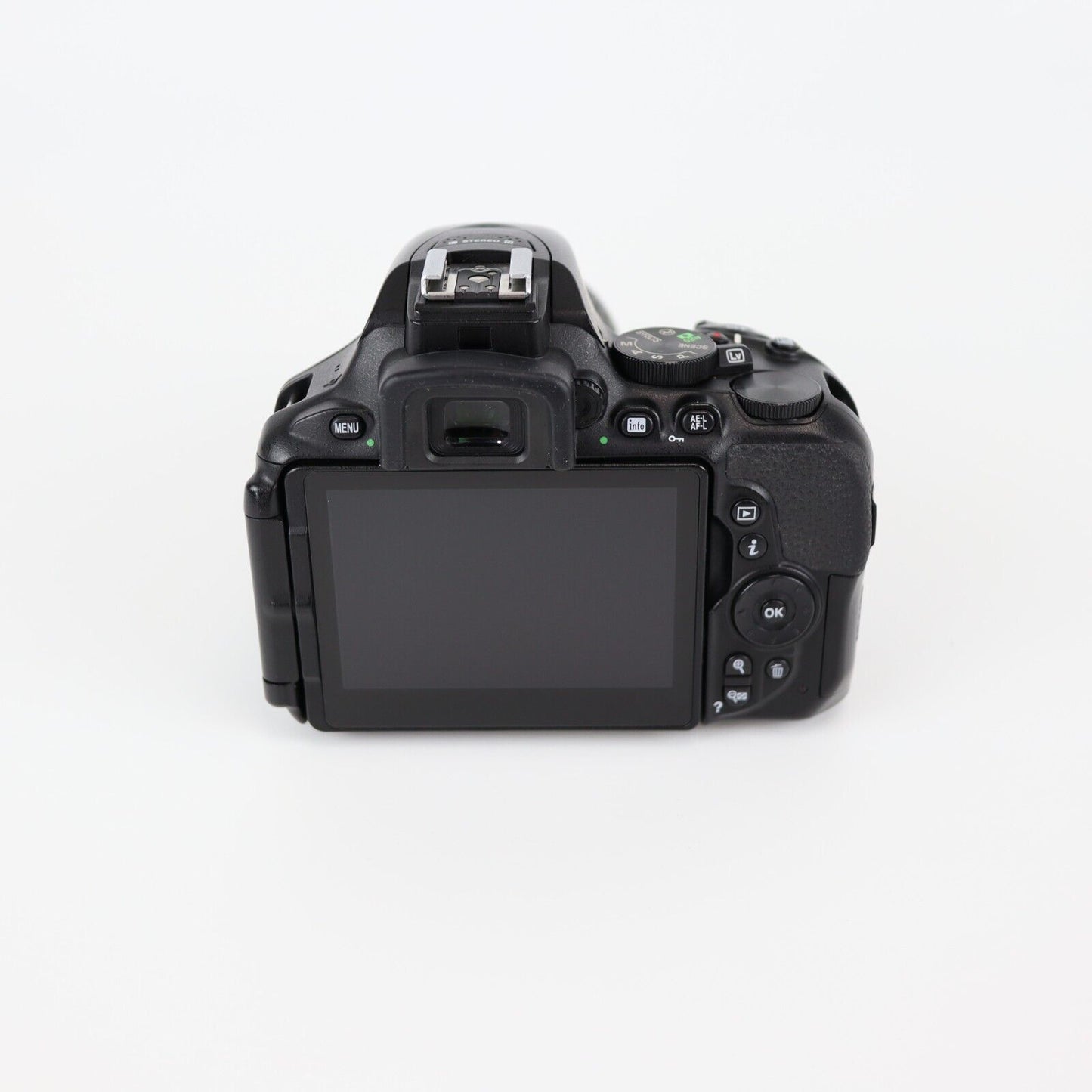 Nikon D5600 Camera KIT with 18-55mm Lens - Low Shutter Count- 1 Day Post