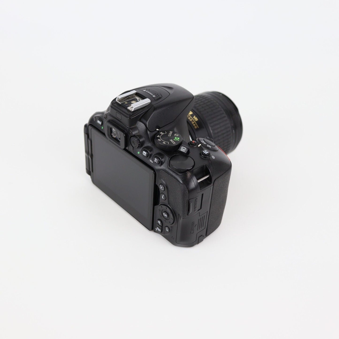 Nikon D5600 Camera with 18-55mm Lens - Good Condition - 24HR POST