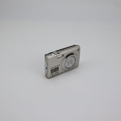 Nikon Coolpix S4000 12MP Digital Camera - FULL KIT - Next Day Post