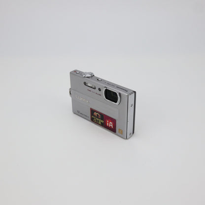 Panasonic Lumix DMC-FP8 Waterproof Camera - FULL KIT-  24HR POST