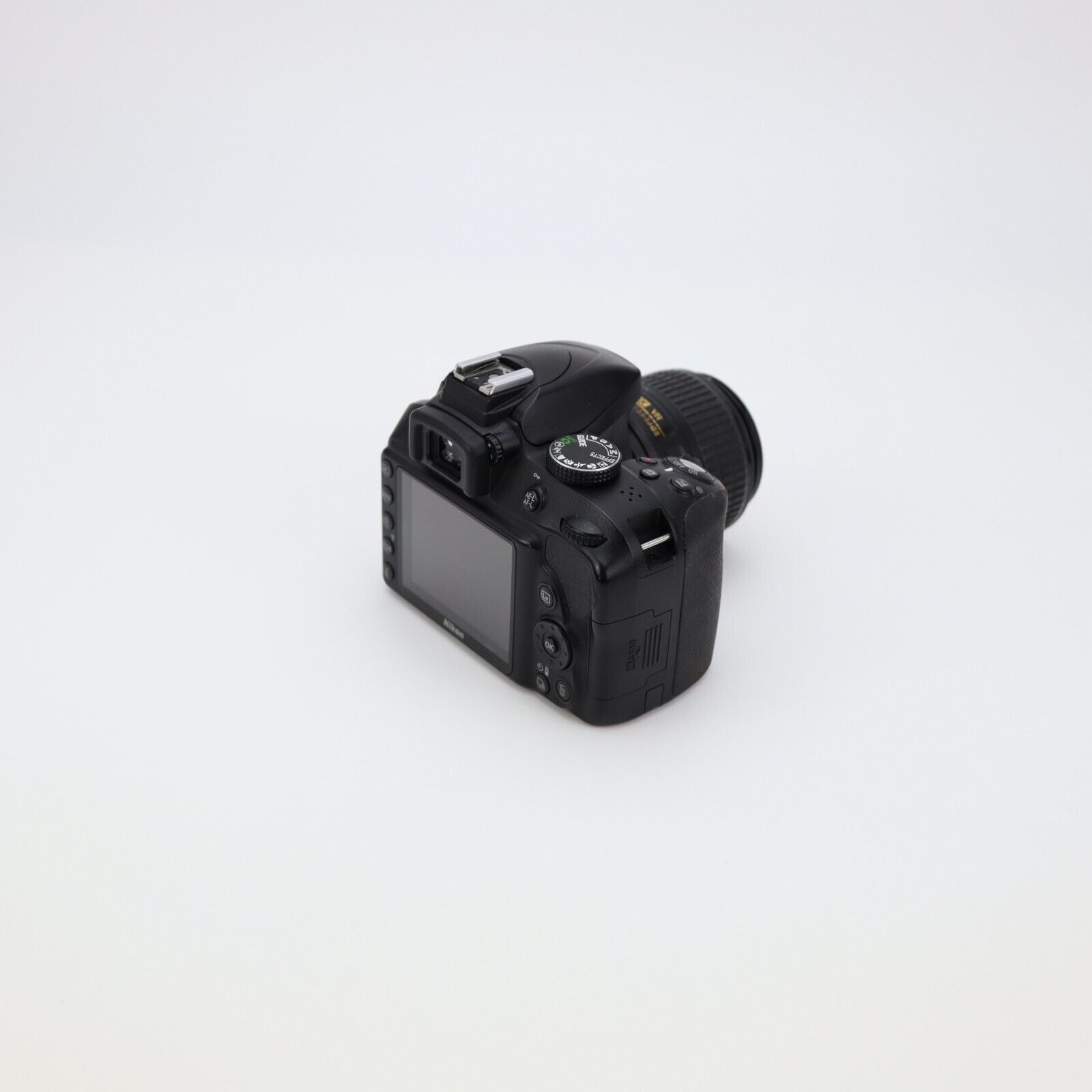 Nikon D3300 Camera with 18-55mm Lens - 7K Shutter count - Good Condition