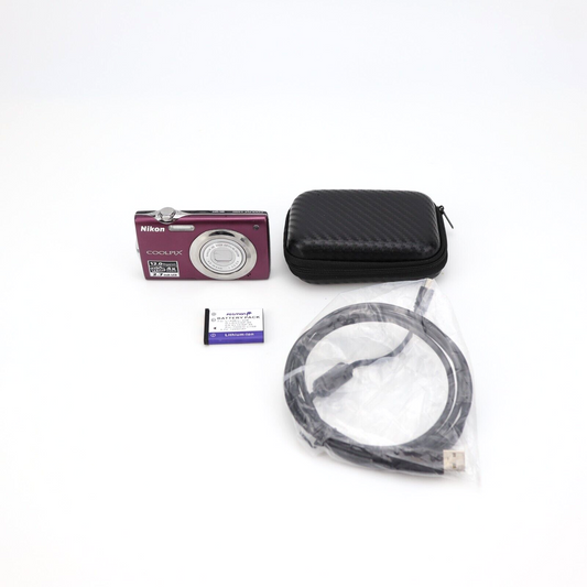Nikon Coolpix S3000 12MP Digital Camera - FULL KIT - 24HR POST