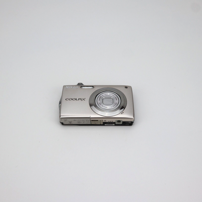 Nikon Coolpix S3000 12MP Digital Camera - FULL KIT - 24HR POST