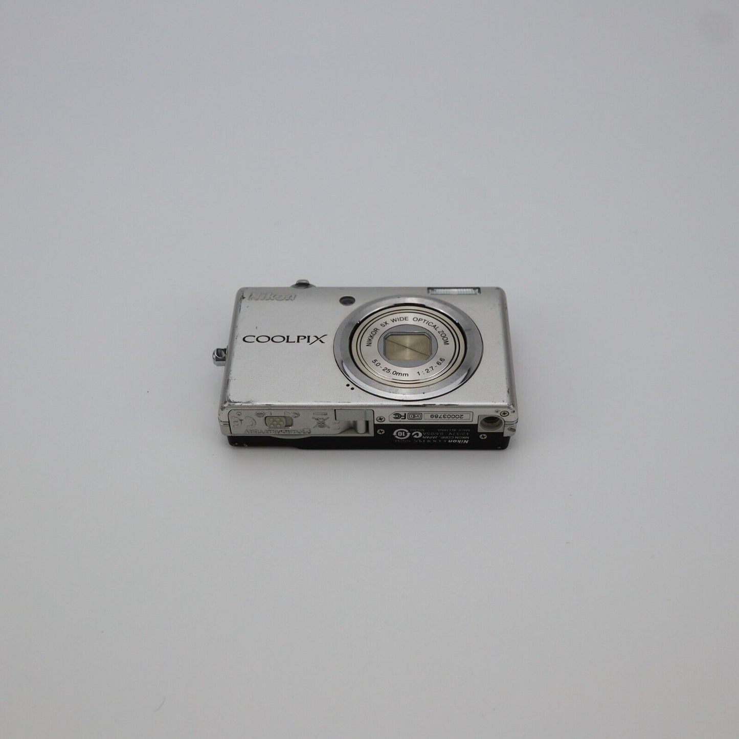 Nikon Coolpix S570 16MP Digital Camera - FULL KIT - 24HR POST