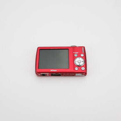 Nikon Coolpix S220 Digital Camera - Good condition - 24HR POSTAGE