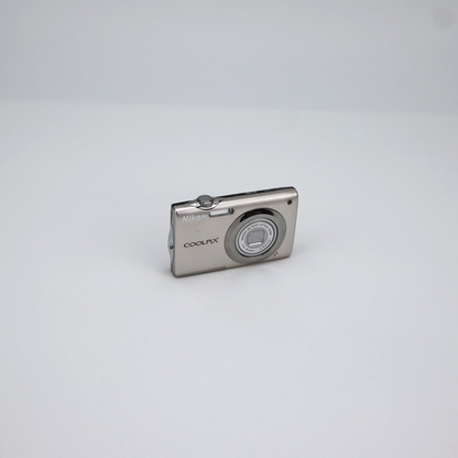Nikon Coolpix S3000 12MP Digital Camera - FULL KIT - 24HR POST