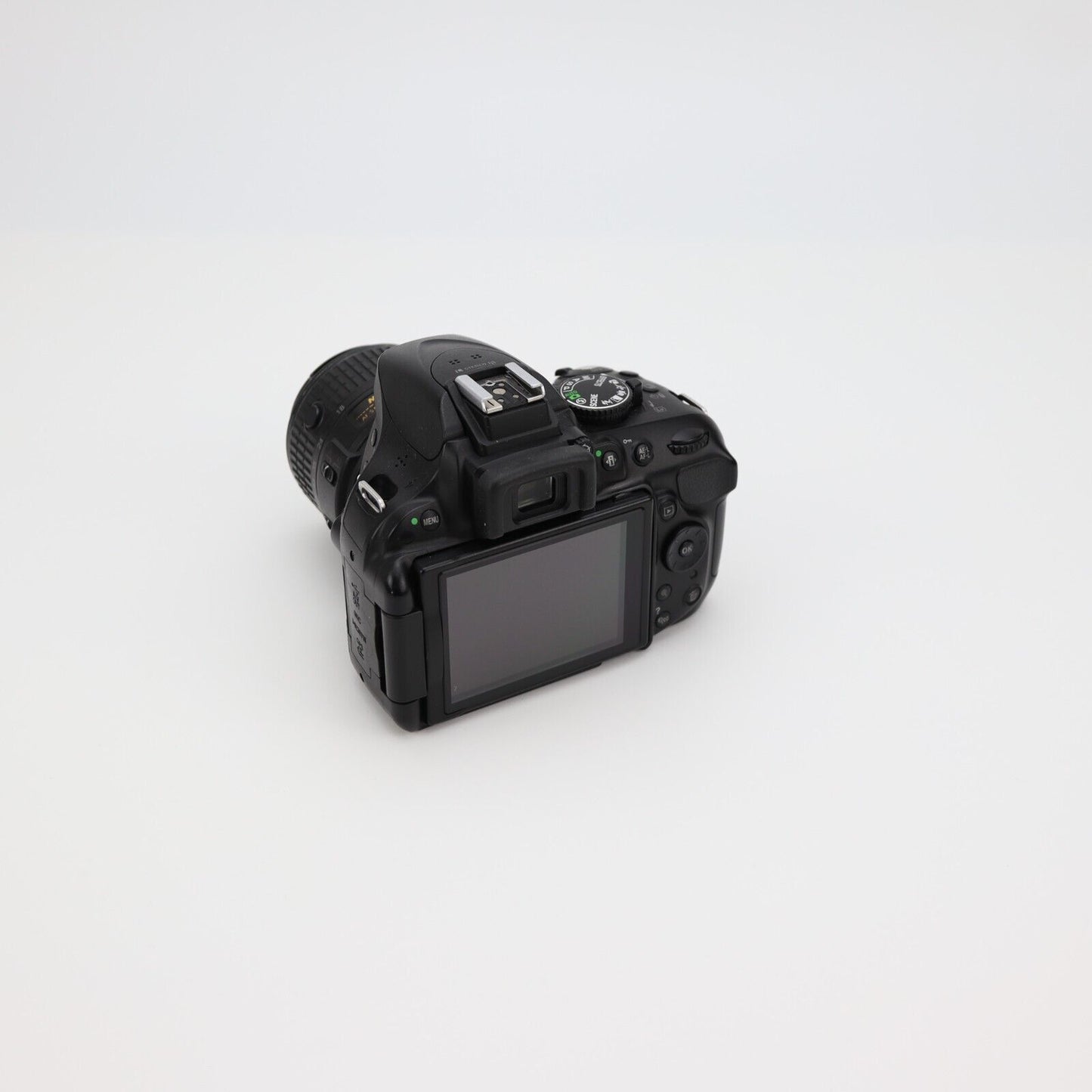 Nikon D5200 Digital Camera with 18-55mm Lens - LOW Shutter Count - 24HR POST