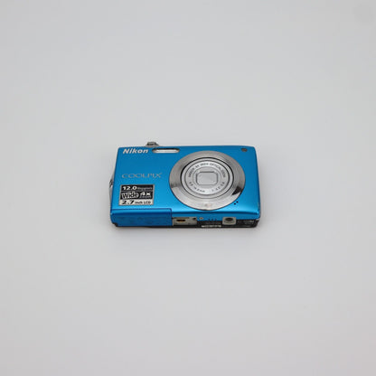 Nikon Coolpix S3000 12MP Digital Camera - FULL KIT - 24HR POST