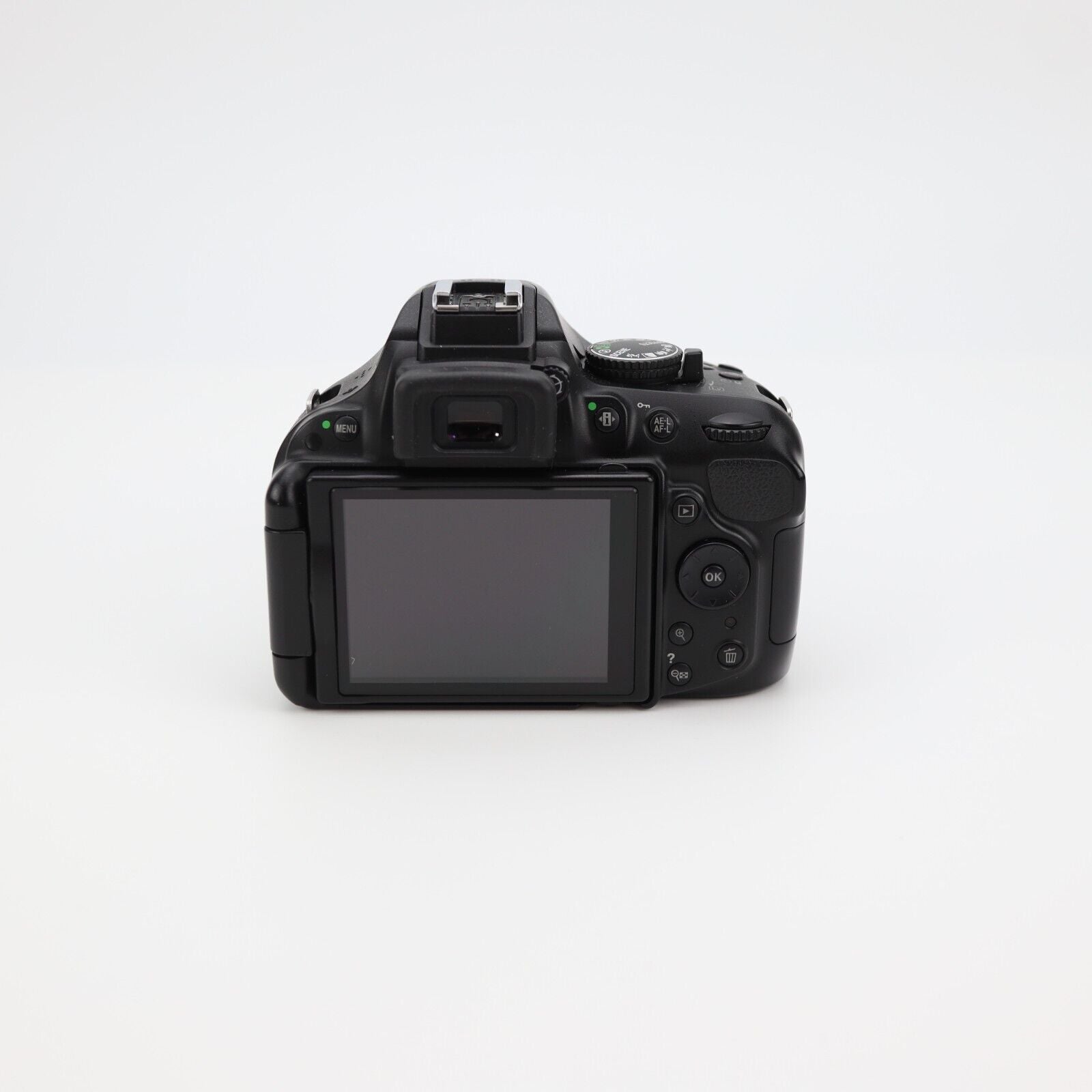 Nikon D5200 Digital Camera with 18-55mm Lens - LOW Shutter Count - 24HR POST