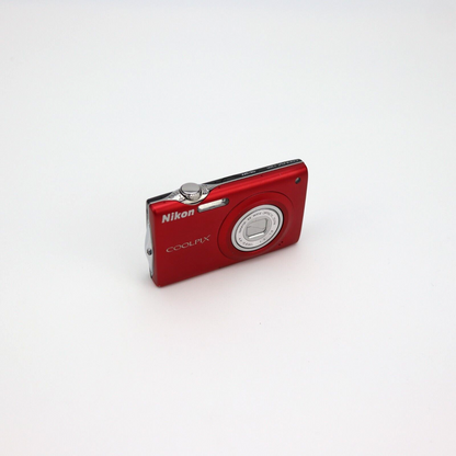 Nikon Coolpix S205 Digital Camera - Good Condition - 24HR POSTAGE
