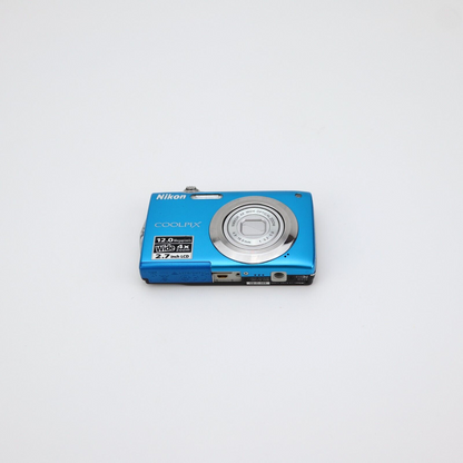 Nikon Coolpix S3000 12MP Digital Camera - FULL KIT - 24HR POST
