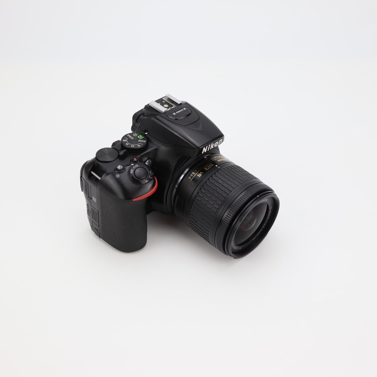 Nikon D5600 Camera with 18-55mm Lens - Good Condition - 24HR POST