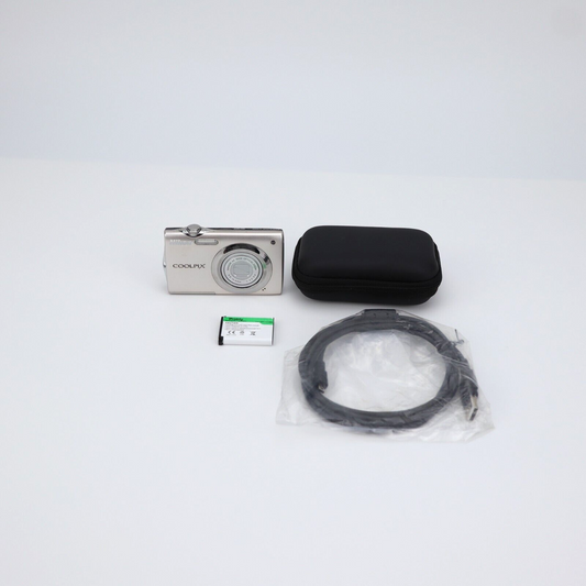 Nikon Coolpix S3000 12MP Digital Camera - FULL KIT - 24HR POST