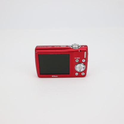 Nikon Coolpix S220 Digital Camera - Good condition - 24HR POSTAGE