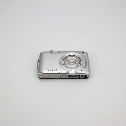 Nikon Coolpix S3300 16MP Digital Camera - Read Description - 24HR Postage