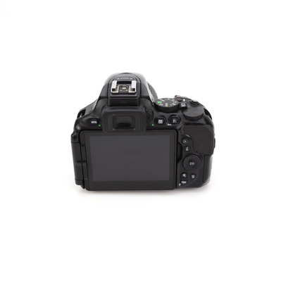 Nikon D5600 Camera with 18-55mm Lens - Good Condition - 24HR POST