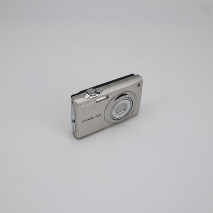 Nikon Coolpix S4000 12MP Digital Camera - FULL KIT - Next Day Post