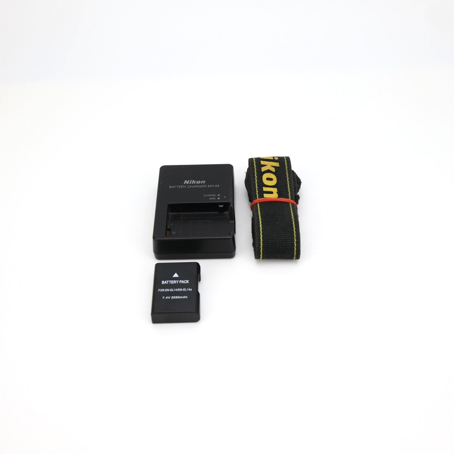 Nikon D5600 Camera with 18-55mm Lens - Good Condition - 24HR POST