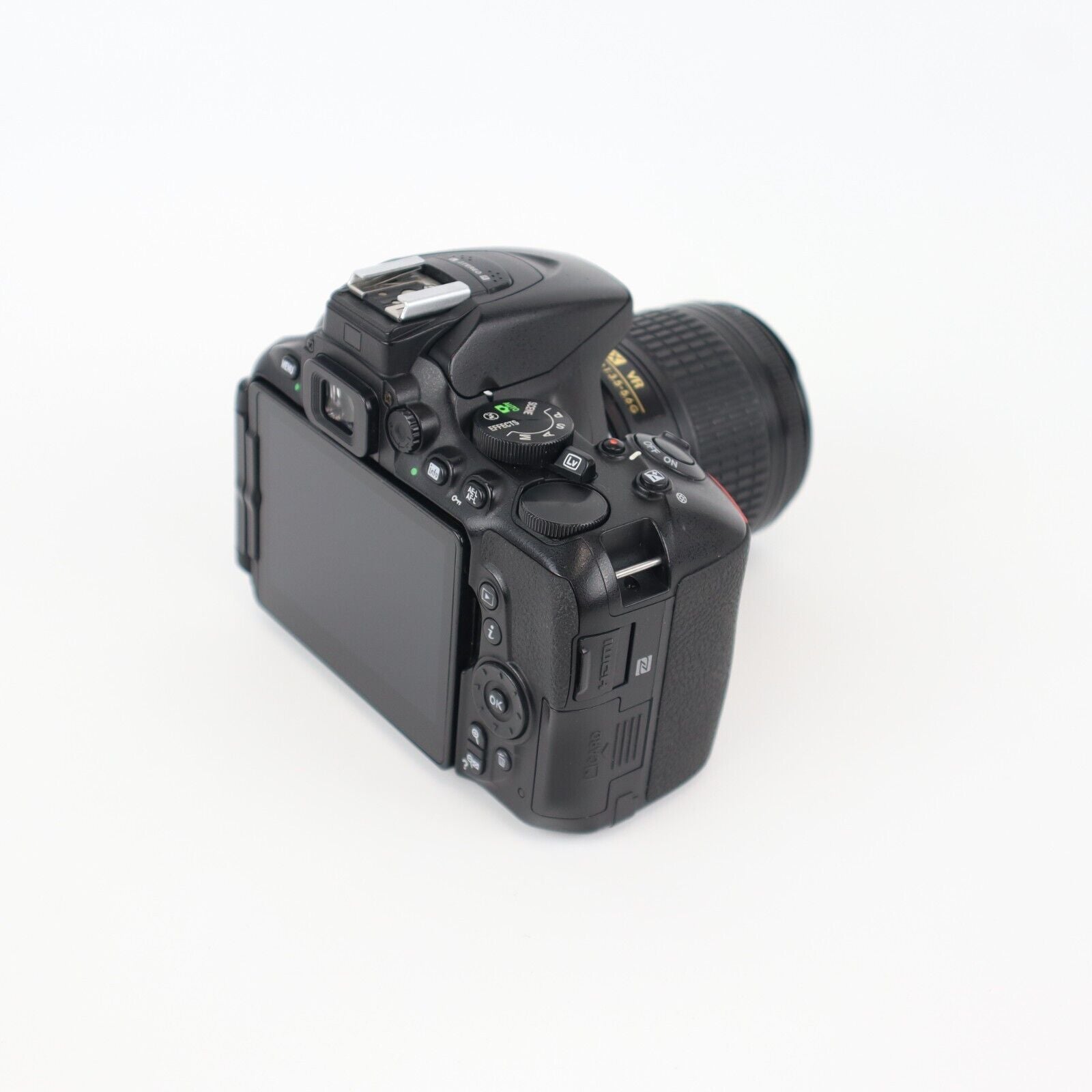 Nikon D5600 Camera with 18-55mm Lens - Good Condition - 24HR POST