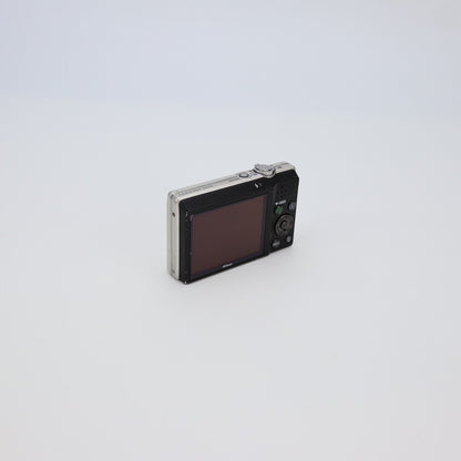Nikon Coolpix S570 16MP Digital Camera - FULL KIT - 24HR POST