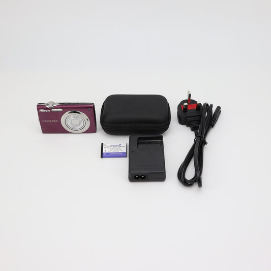 Nikon Coolpix S3000 12MP Digital Camera - FULL KIT - 24HR POST