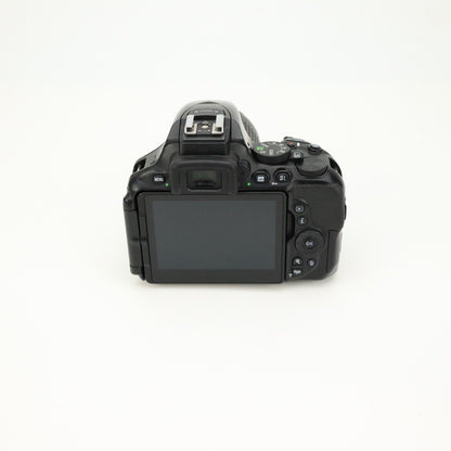 Nikon D5600 Camera with 18-55mm Lens - Good Condition - 24HR POST