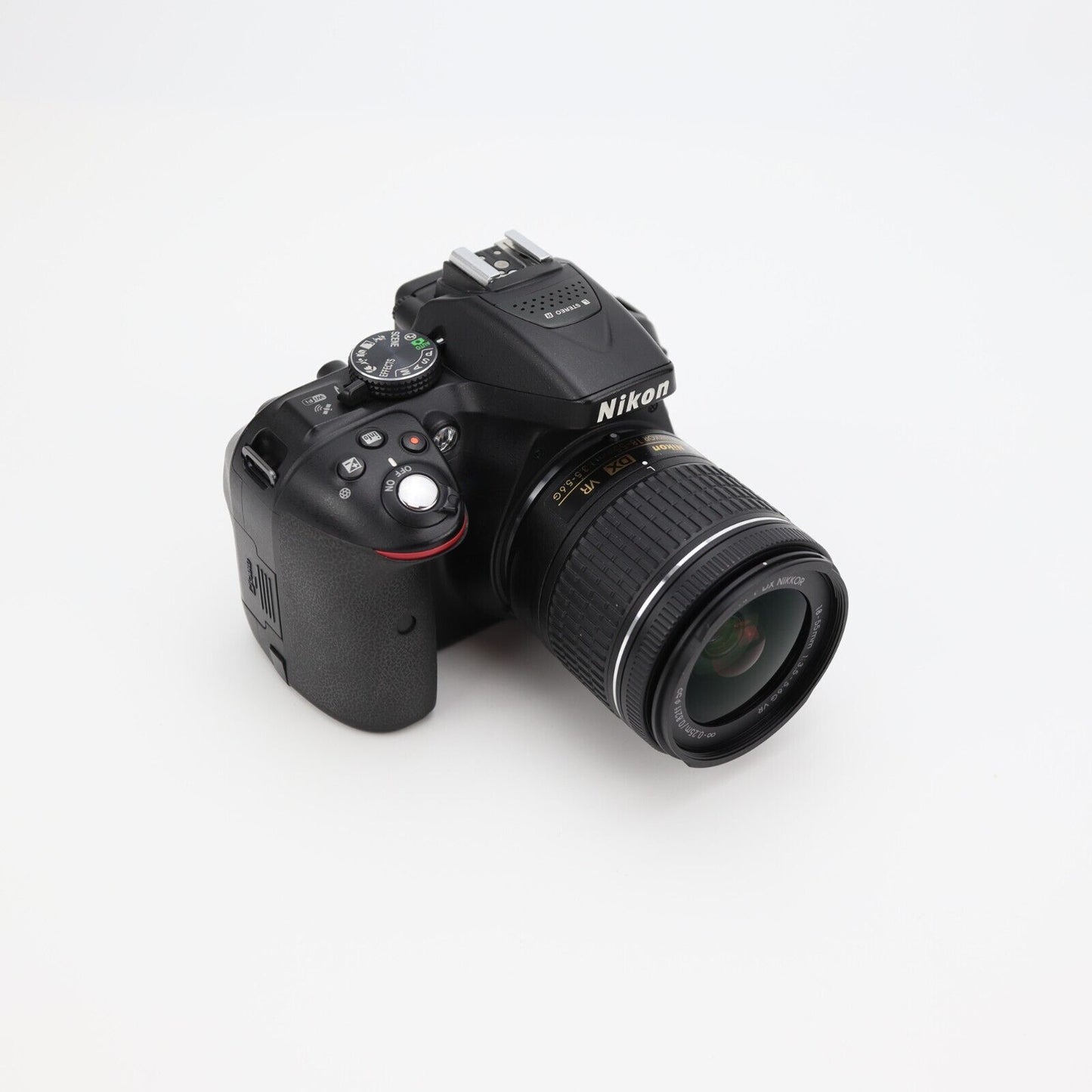 Nikon D5300 Camera FULL KIT with 18-55mm Lens - Great Condition - 24HR POST