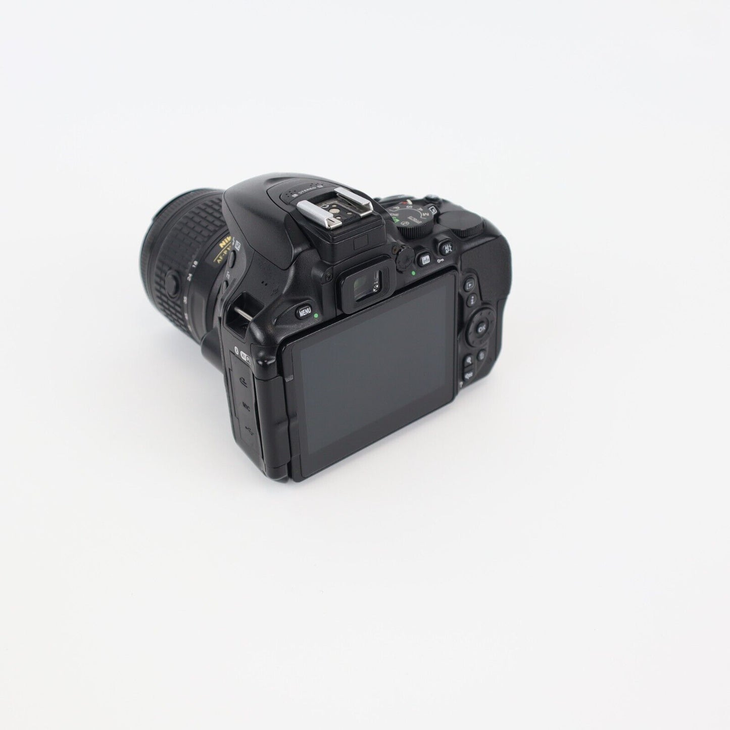 Nikon D5600 Camera with 18-55mm Lens - Good Condition - 24HR POST